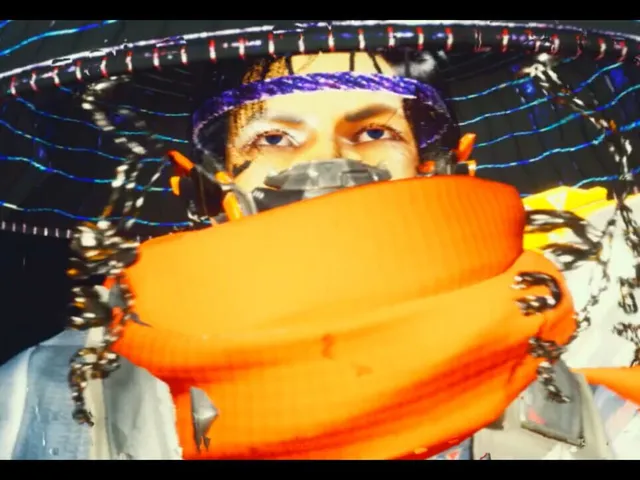 Cyber Ninja that Climbs the City