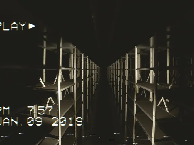 Escape From Warehouse