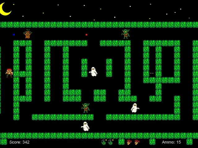Nocturne Maze: Shadows in the Hedge