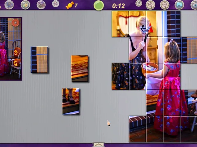 Sweet Holiday Jigsaws: Halloween Night